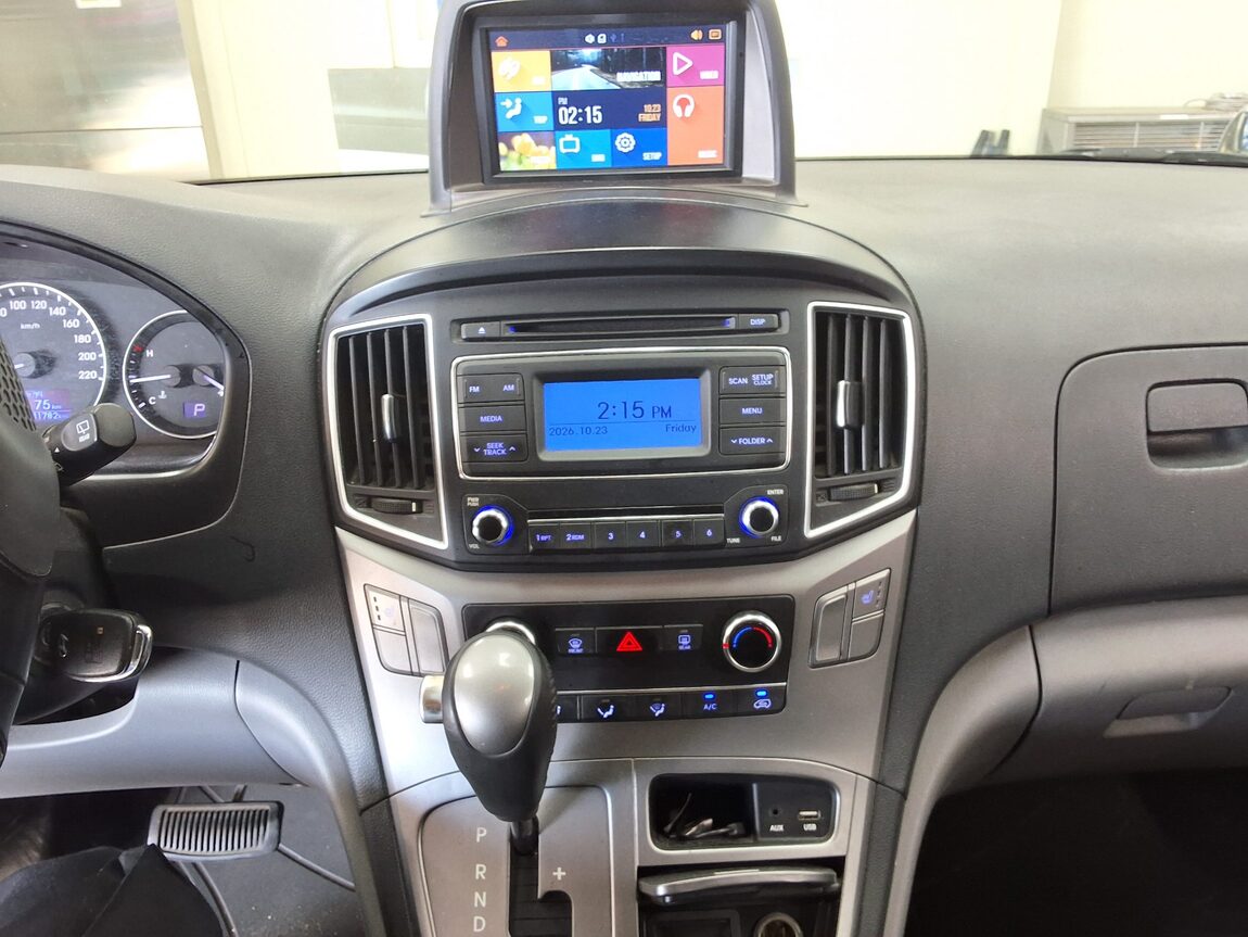 HYUNDAI THE NEW GRAND STAREX 3-SEATER DIESEL VAN SMART 2018 - zdjęcie 23