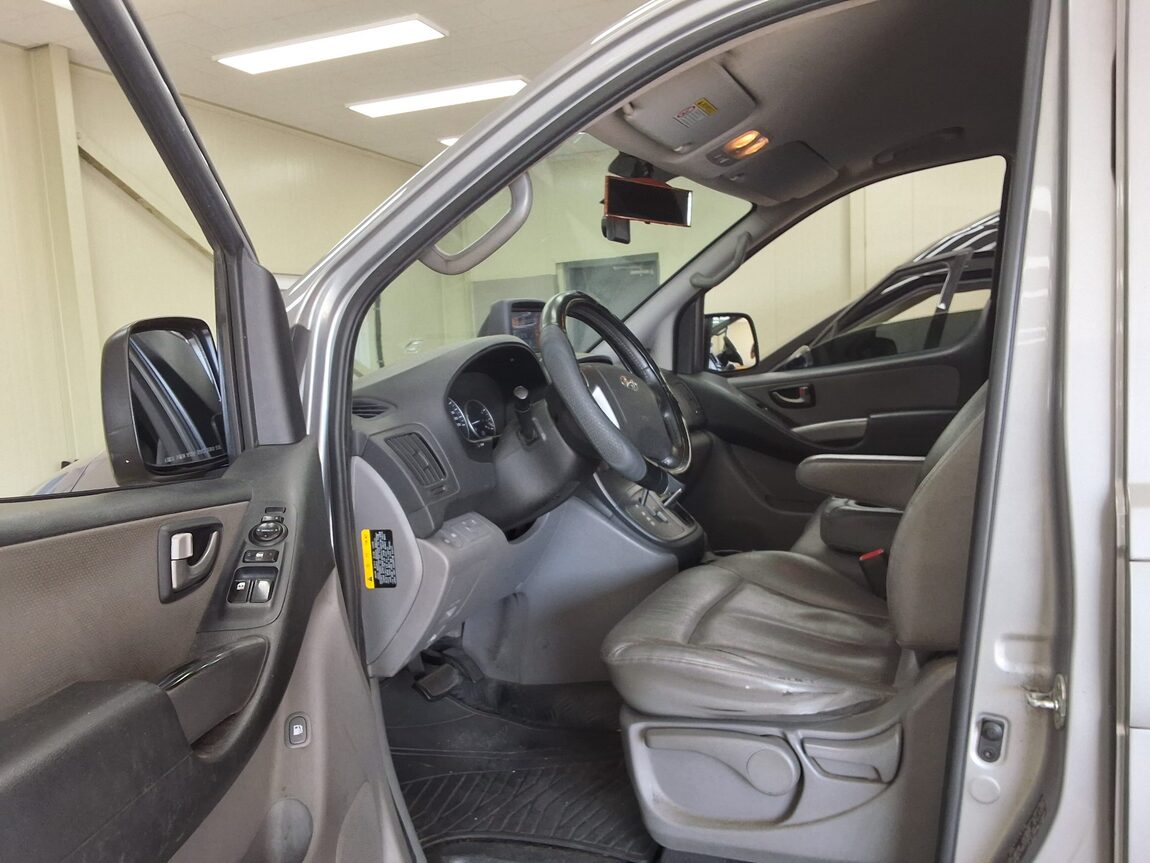 HYUNDAI THE NEW GRAND STAREX 3-SEATER DIESEL VAN SMART 2018 - zdjęcie 11