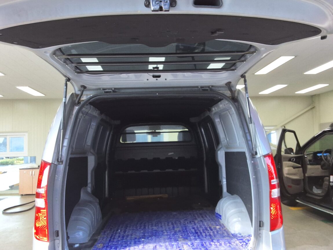 HYUNDAI THE NEW GRAND STAREX 3-SEATER DIESEL VAN SMART 2018 - zdjęcie 16