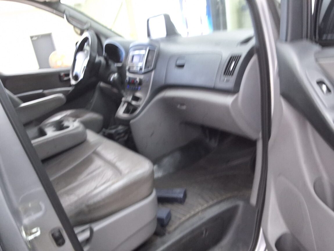 HYUNDAI THE NEW GRAND STAREX 3-SEATER DIESEL VAN SMART 2018 - zdjęcie 15