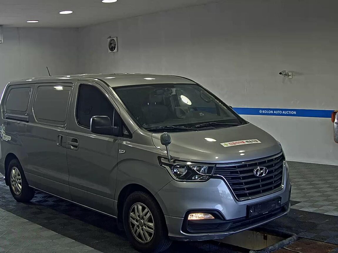 HYUNDAI THE NEW GRAND STAREX 3-SEATER DIESEL VAN SMART 2018 - zdjęcie 3