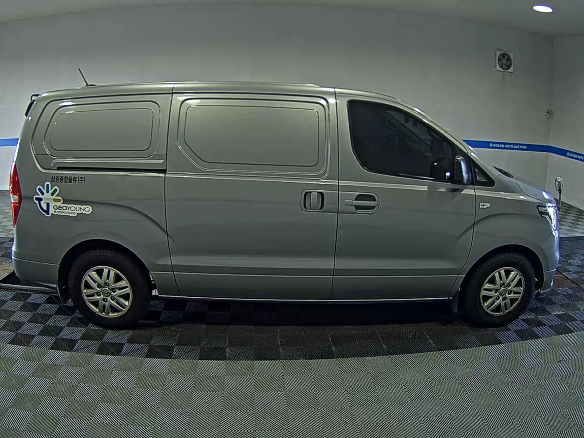 HYUNDAI THE NEW GRAND STAREX 3-SEATER DIESEL VAN SMART 2018 - zdjęcie 4