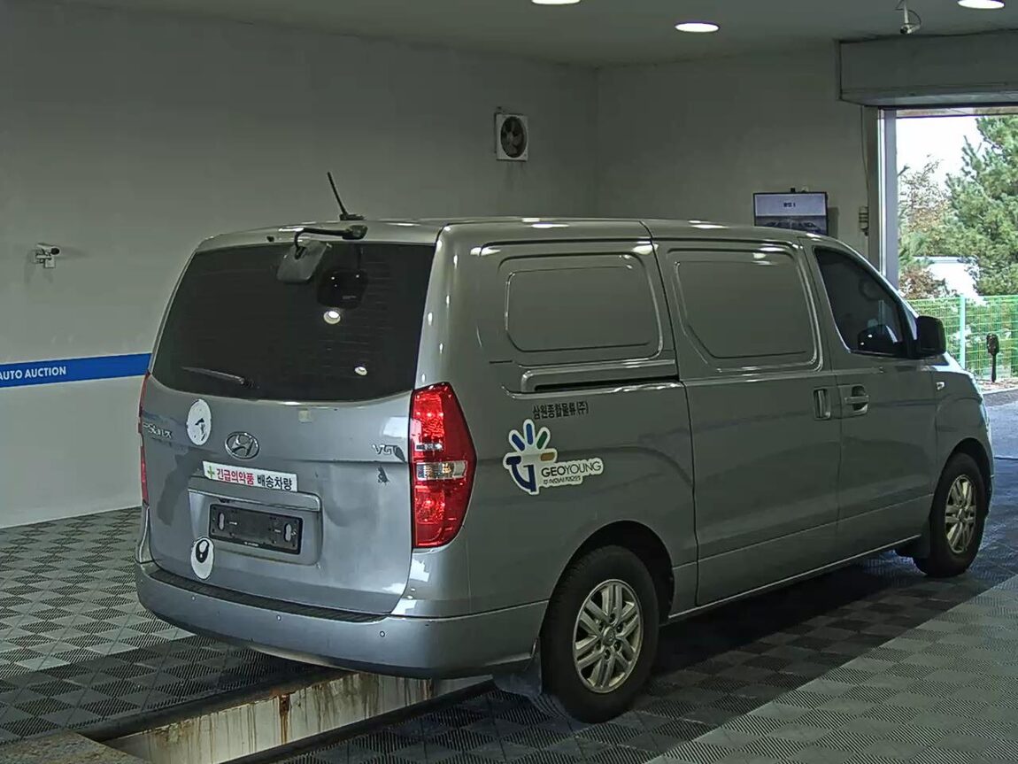 HYUNDAI THE NEW GRAND STAREX 3-SEATER DIESEL VAN SMART 2018 - zdjęcie 5