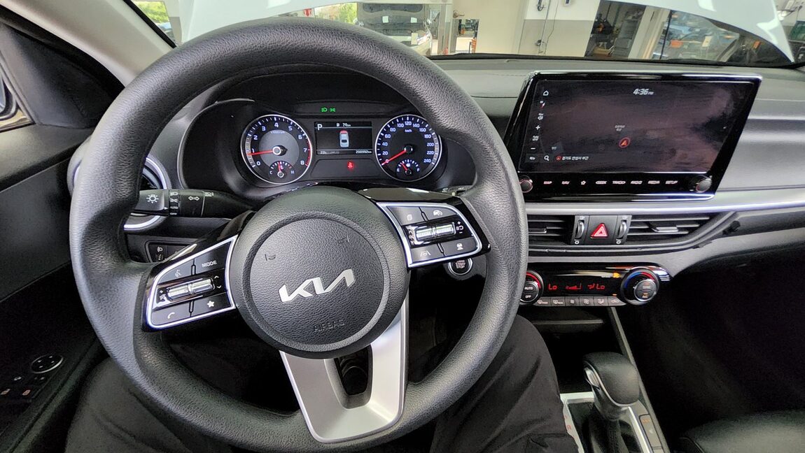 KIA THE NEW K3 1.6 GASOLINE TRENDY 2023 - zdjęcie 18