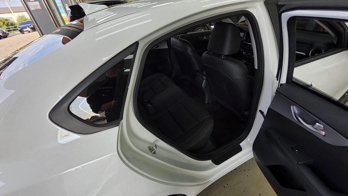 KIA THE NEW K3 1.6 GASOLINE TRENDY 2023 - zdjęcie 13