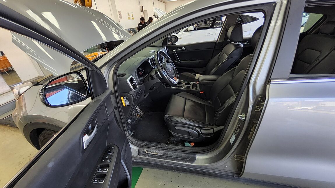 KIA SPORTAGE THE BOLD R2.0 DIESEL 2WD TRENDY 2020 - zdjęcie 10