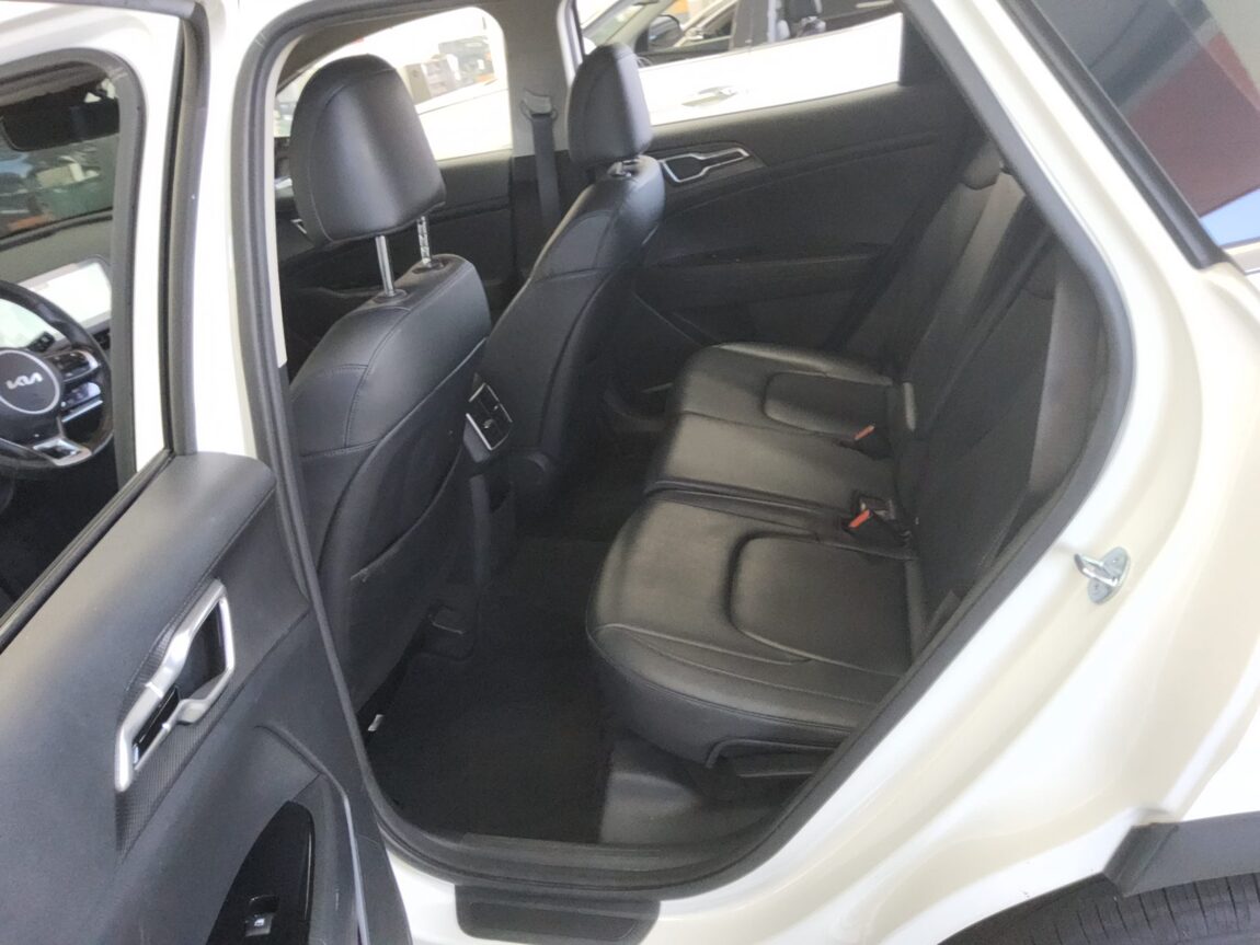 KIA THE ALL NEW SPORTAGE 2.0 DIESEL 2WD PRESTIGE 2023 - zdjęcie 12