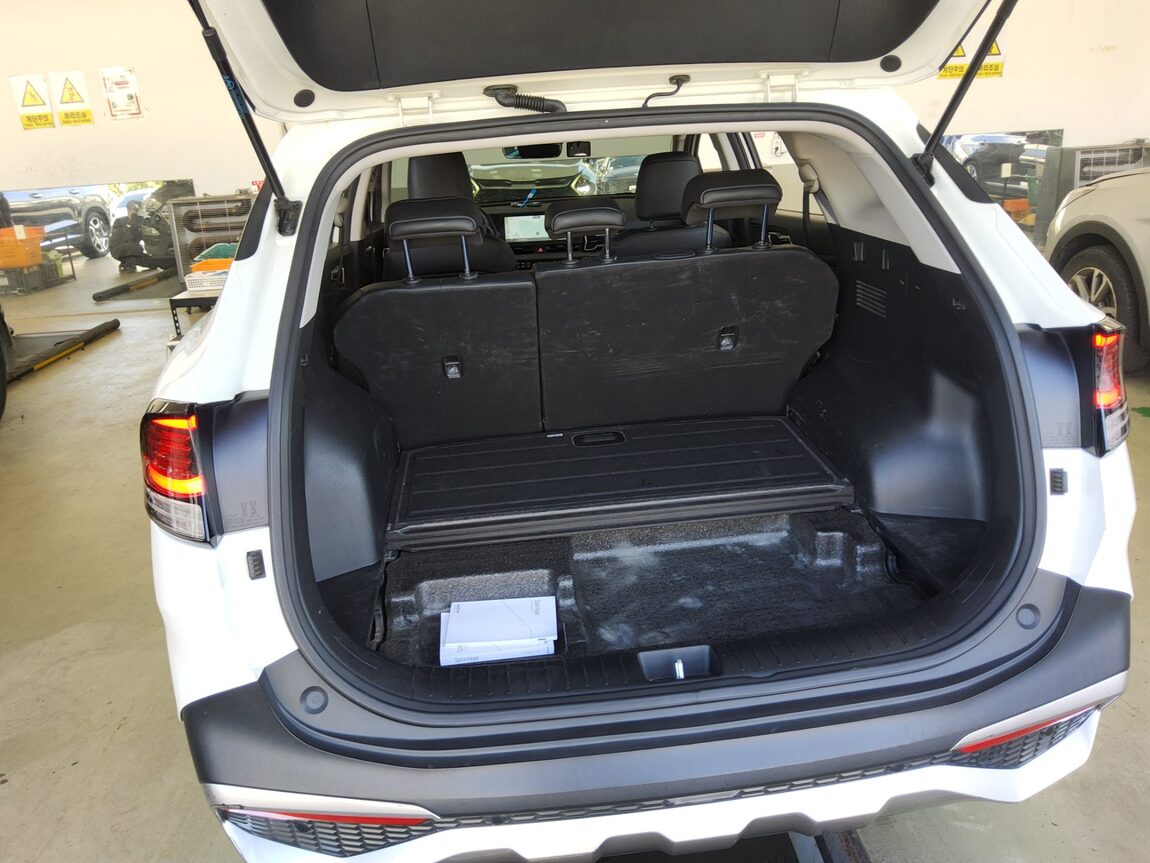 KIA THE ALL NEW SPORTAGE 2.0 DIESEL 2WD PRESTIGE 2023 - zdjęcie 15