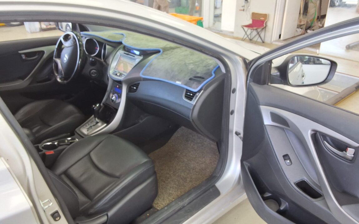 HYUNDAI AVANTE MD M16 GDi SMART 2013 - zdjęcie 14
