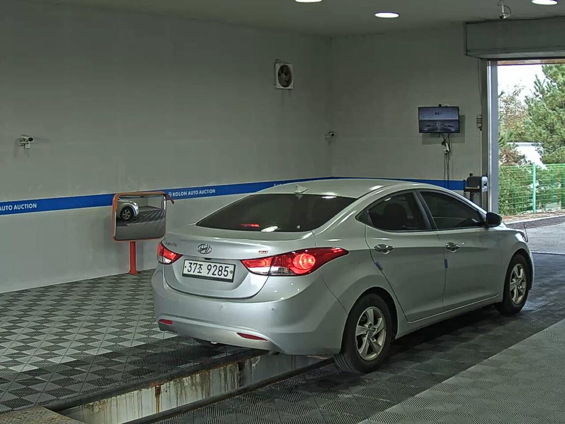 HYUNDAI AVANTE MD M16 GDi SMART 2013 - zdjęcie 5