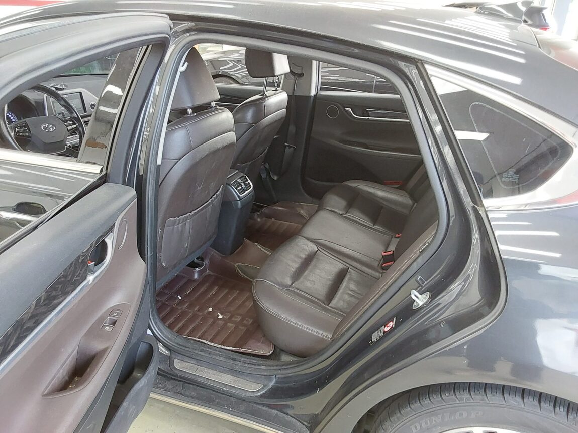 HYUNDAI GRANDEUR IG 2.4 GDi MODERN 2018 - zdjęcie 12