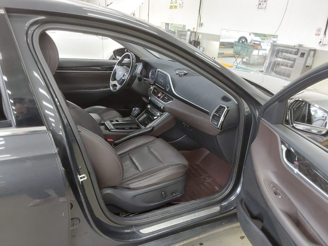 HYUNDAI GRANDEUR IG 2.4 GDi MODERN 2018 - zdjęcie 14