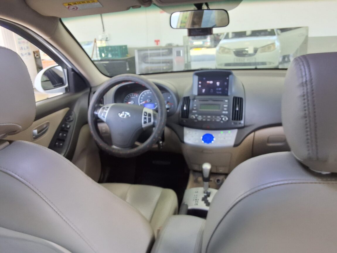 HYUNDAI AVANTE HD 1.6 VVT S16 5 MILLION SPECIAL MODEL 2009 - zdjęcie 11
