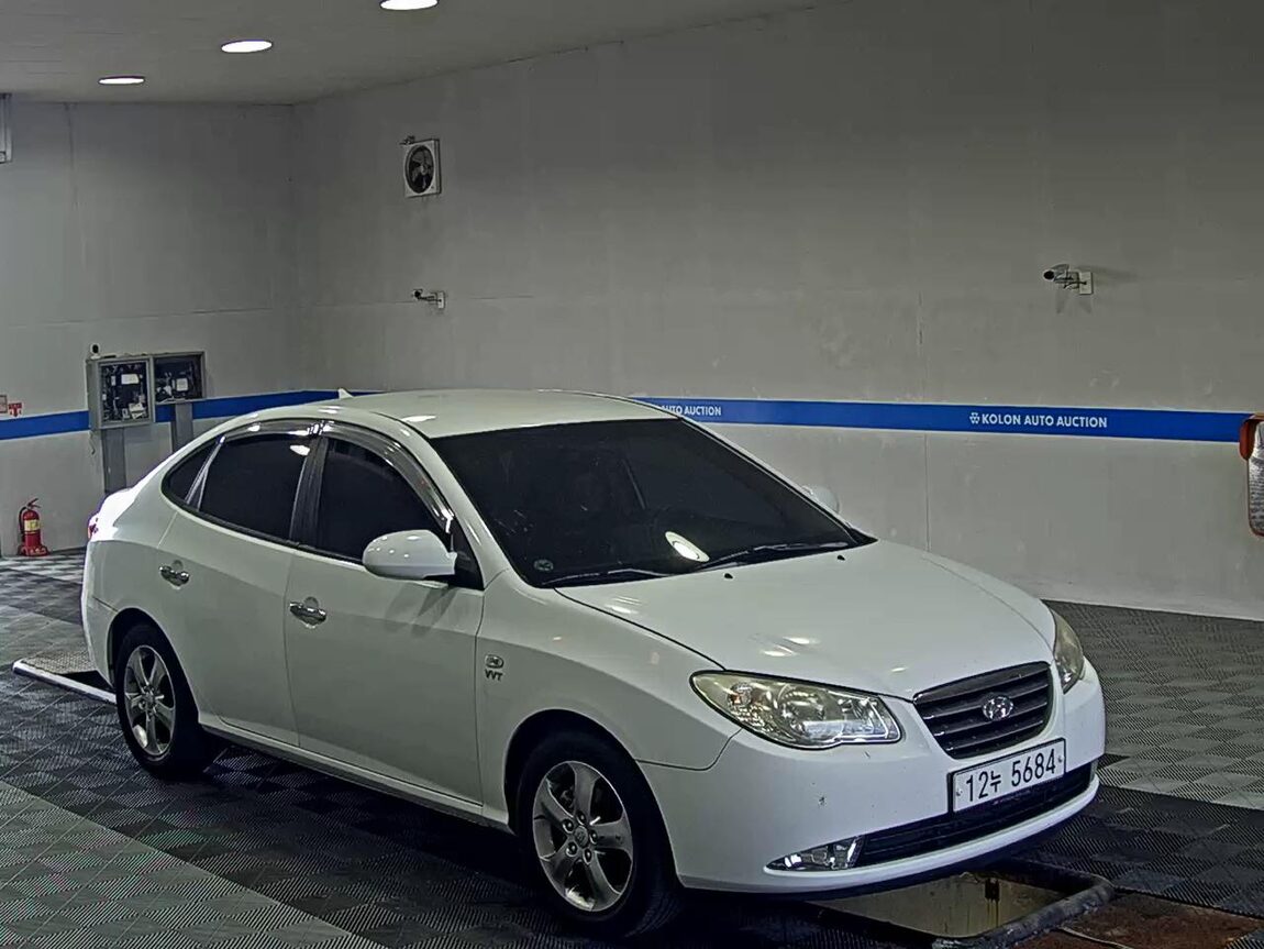 HYUNDAI AVANTE HD 1.6 VVT S16 5 MILLION SPECIAL MODEL 2009 - zdjęcie 3
