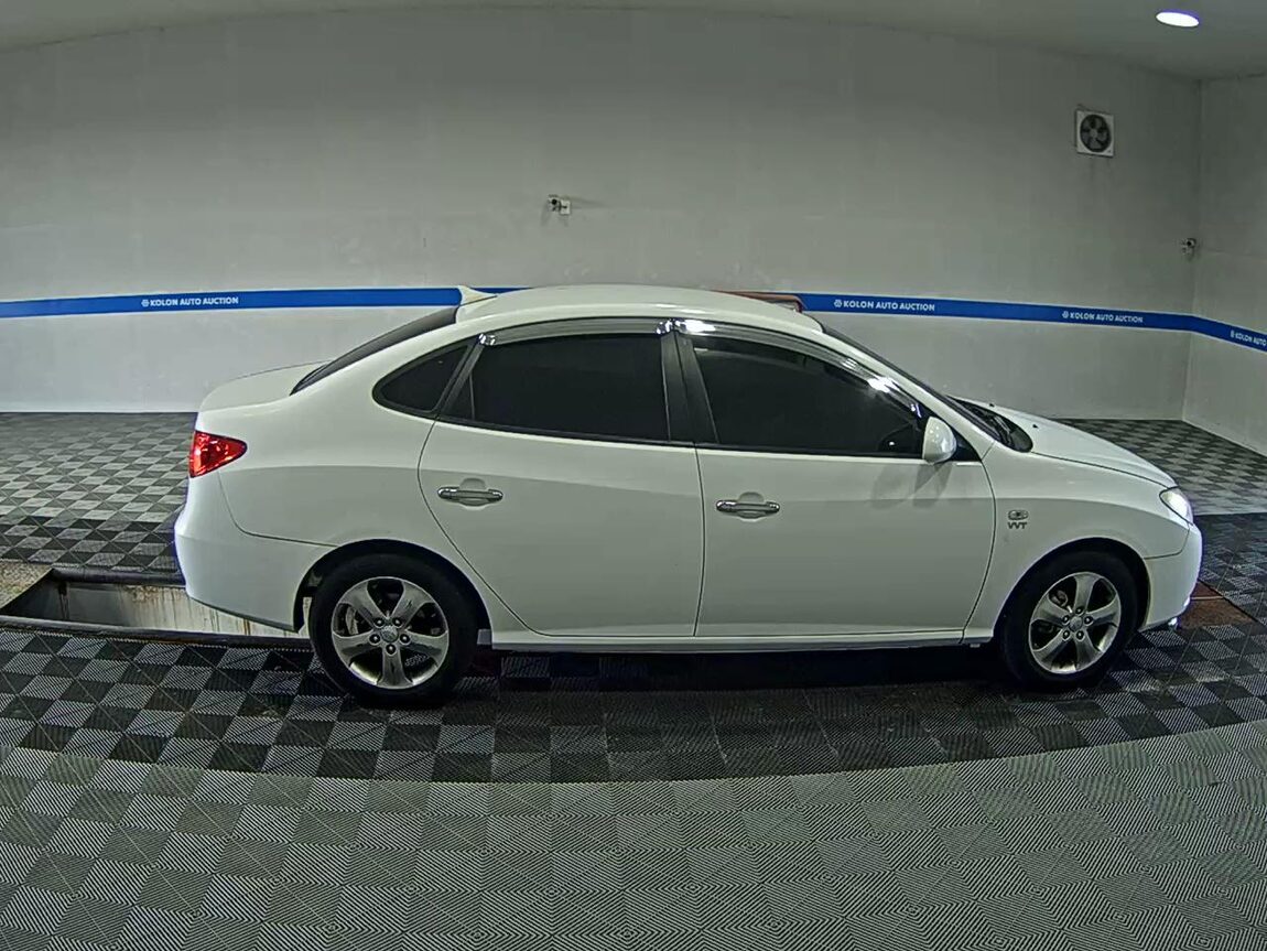 HYUNDAI AVANTE HD 1.6 VVT S16 5 MILLION SPECIAL MODEL 2009 - zdjęcie 4