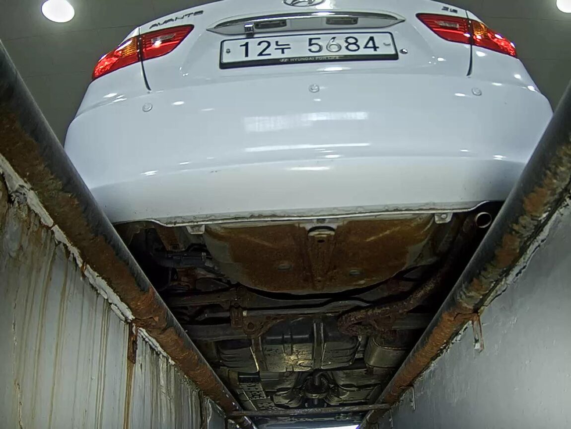 HYUNDAI AVANTE HD 1.6 VVT S16 5 MILLION SPECIAL MODEL 2009 - zdjęcie 8