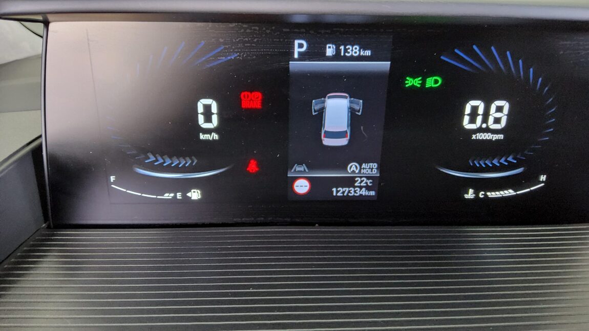 HYUNDAI STARIA 2.2 DIESEL LOUNGE 9-SEATER 2WD PRESTIGE 2023 - zdjęcie 9