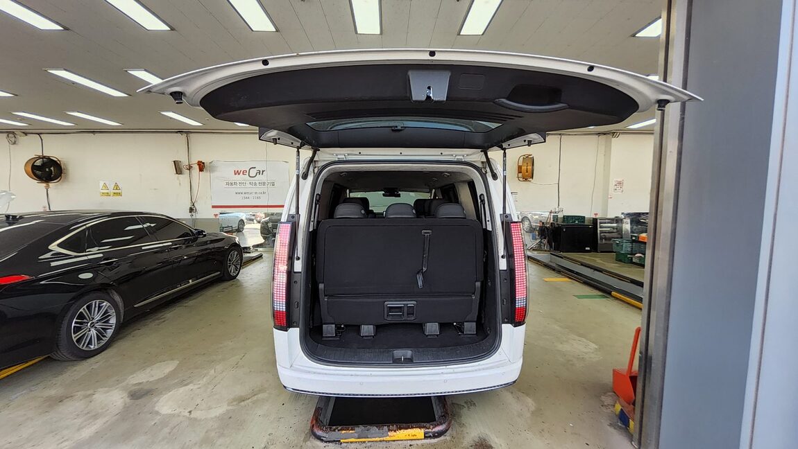 HYUNDAI STARIA 2.2 DIESEL LOUNGE 9-SEATER 2WD PRESTIGE 2023 - zdjęcie 15