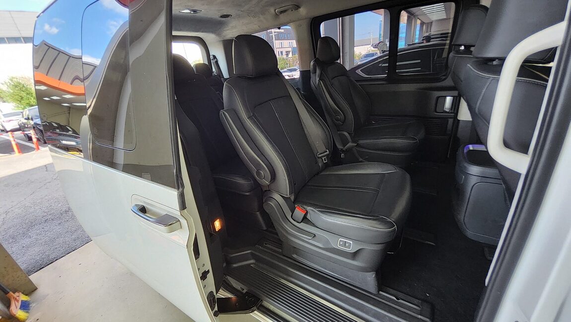 HYUNDAI STARIA 2.2 DIESEL LOUNGE 9-SEATER 2WD PRESTIGE 2023 - zdjęcie 13