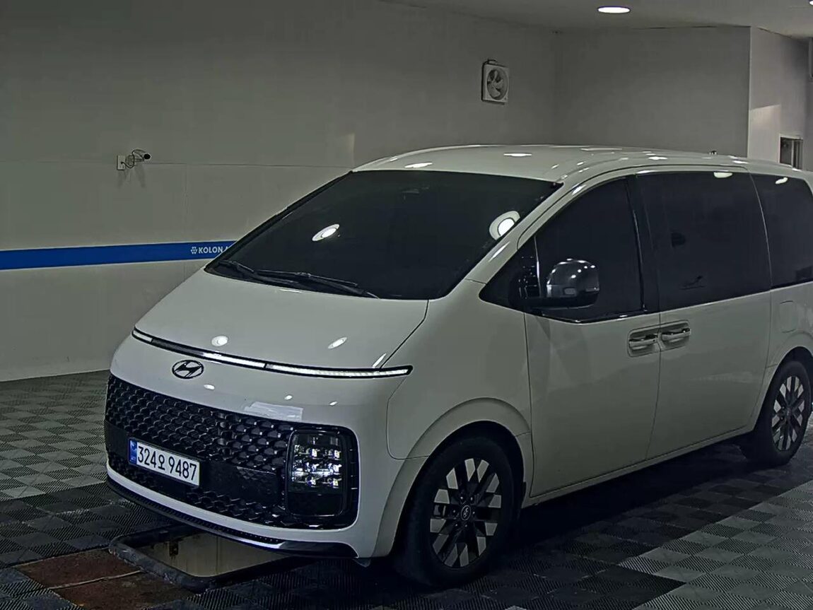 HYUNDAI STARIA 2.2 DIESEL LOUNGE 9-SEATER 2WD PRESTIGE 2023 - zdjęcie 2