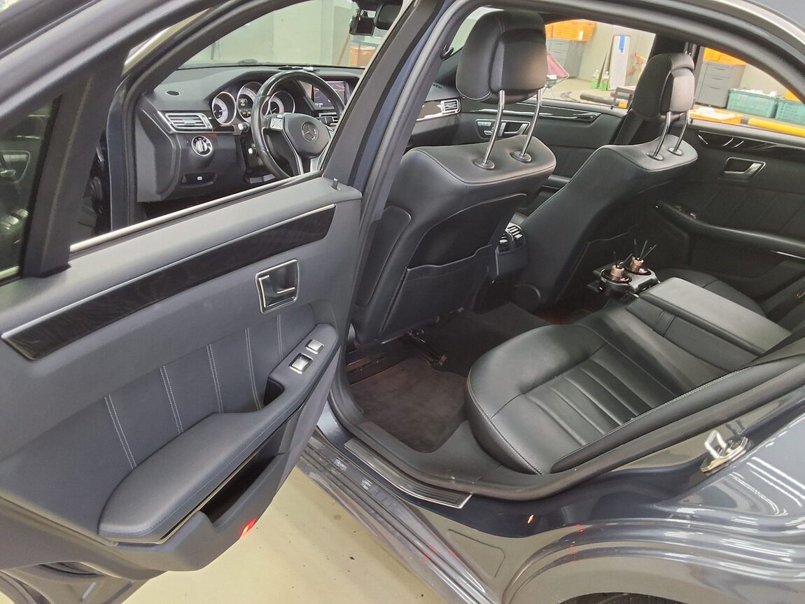 MERCEDES-BENZ E-CLASS (4TH GEN) E300 4MATIC AVANTGARDE 2014 - zdjęcie 12