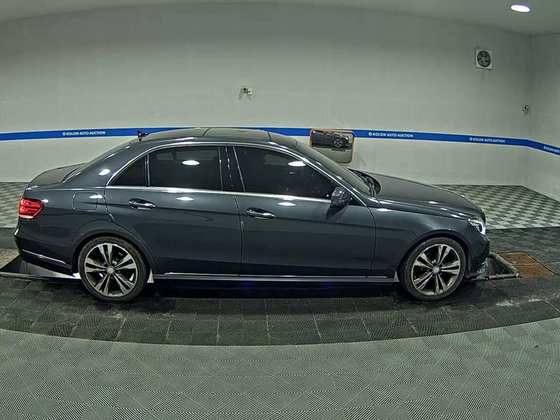 MERCEDES-BENZ E-CLASS (4TH GEN) E300 4MATIC AVANTGARDE 2014 - zdjęcie 4
