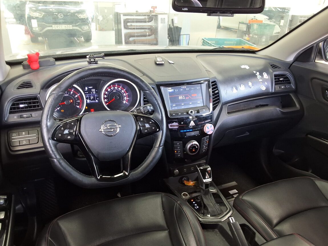 KG MOBILITY (SSANGYONG) TIVOLI AIR GASOLINE 2WD IX 2019 - zdjęcie 11