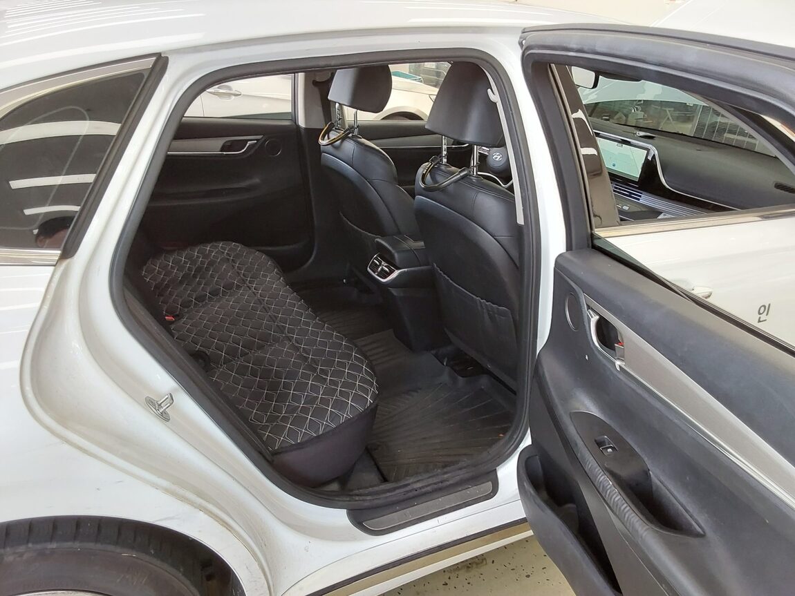 HYUNDAI THE NEW GRANDEUR IG LPi 3.0 BUSINESS DELUXE TYPE 2022 - zdjęcie 13