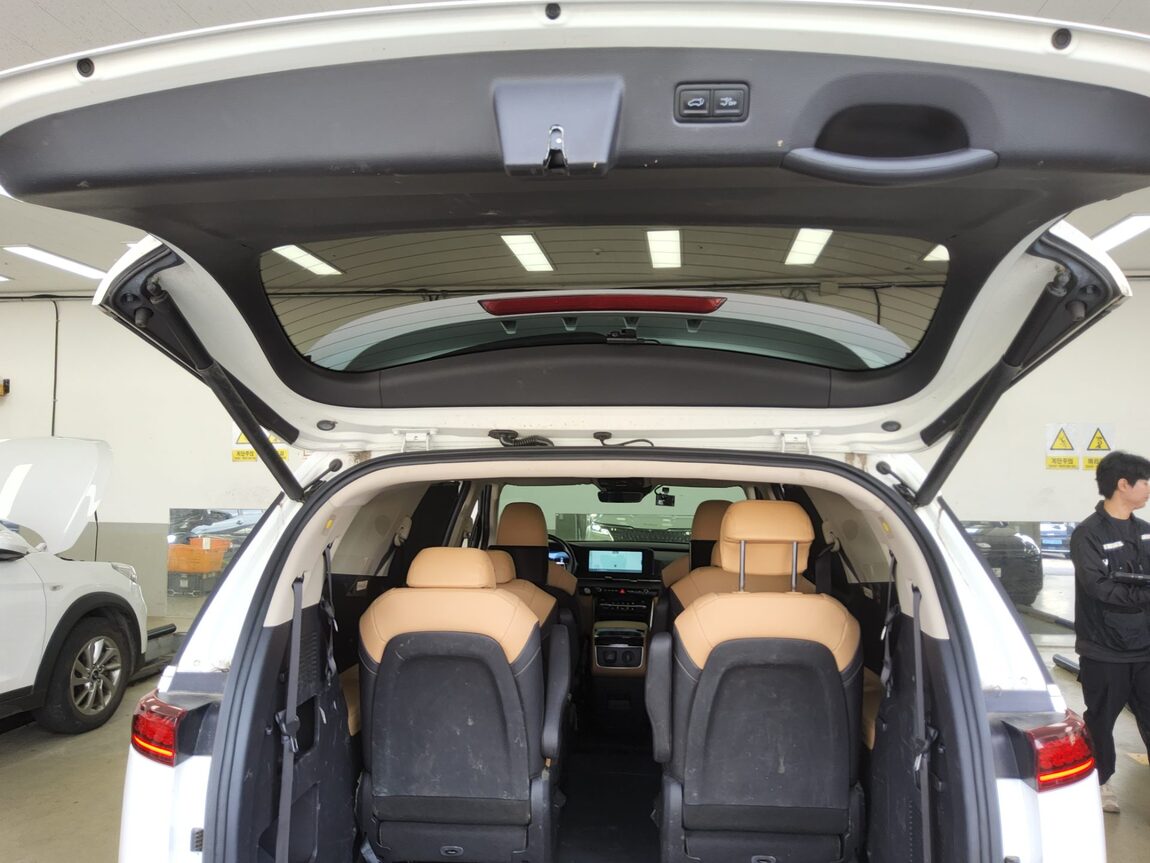 KIA NEW CARNIVAL (KA4) 9-SEATER GASOLINE SIGNATURE 2023 - zdjęcie 15