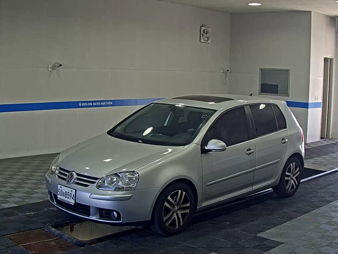 VOLKSWAGEN GOLF (5TH GEN) 2.0 TDI 2009 - zdjęcie 2