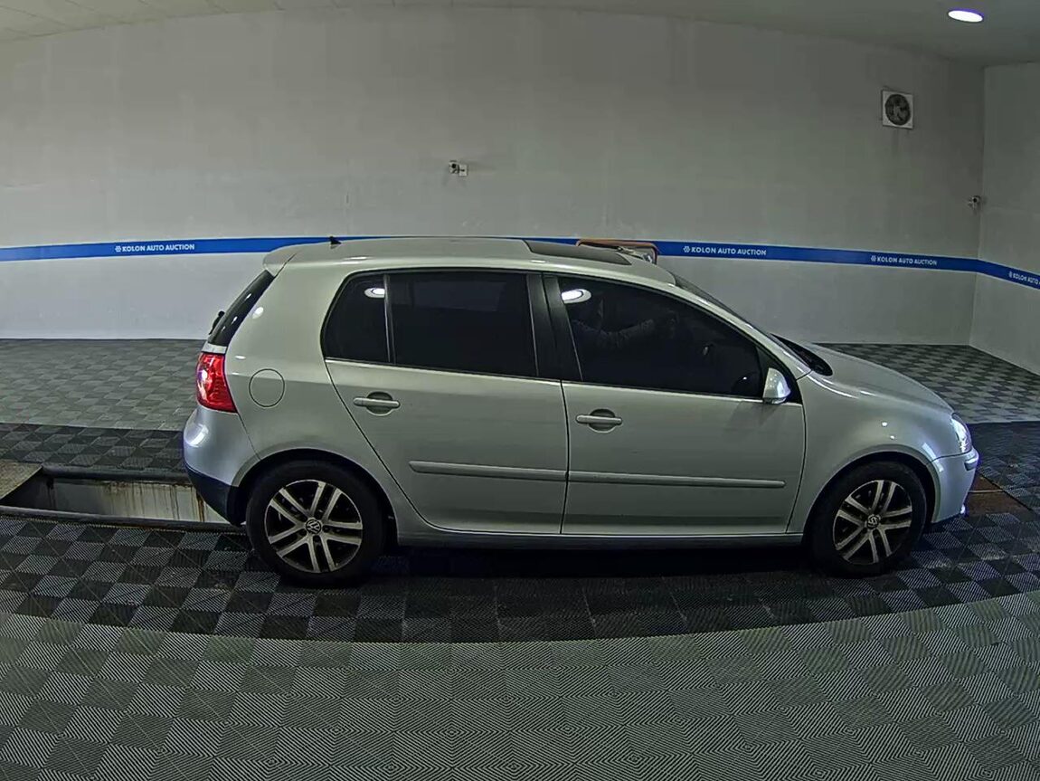 VOLKSWAGEN GOLF (5TH GEN) 2.0 TDI 2009 - zdjęcie 4
