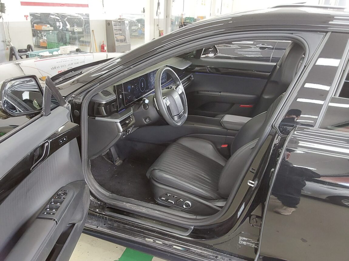 HYUNDAI THE ALL NEW GRANDEUR GASOLINE 3.5 AWD CALLIGRAPHY BLACK INK 2025 - zdjęcie 10