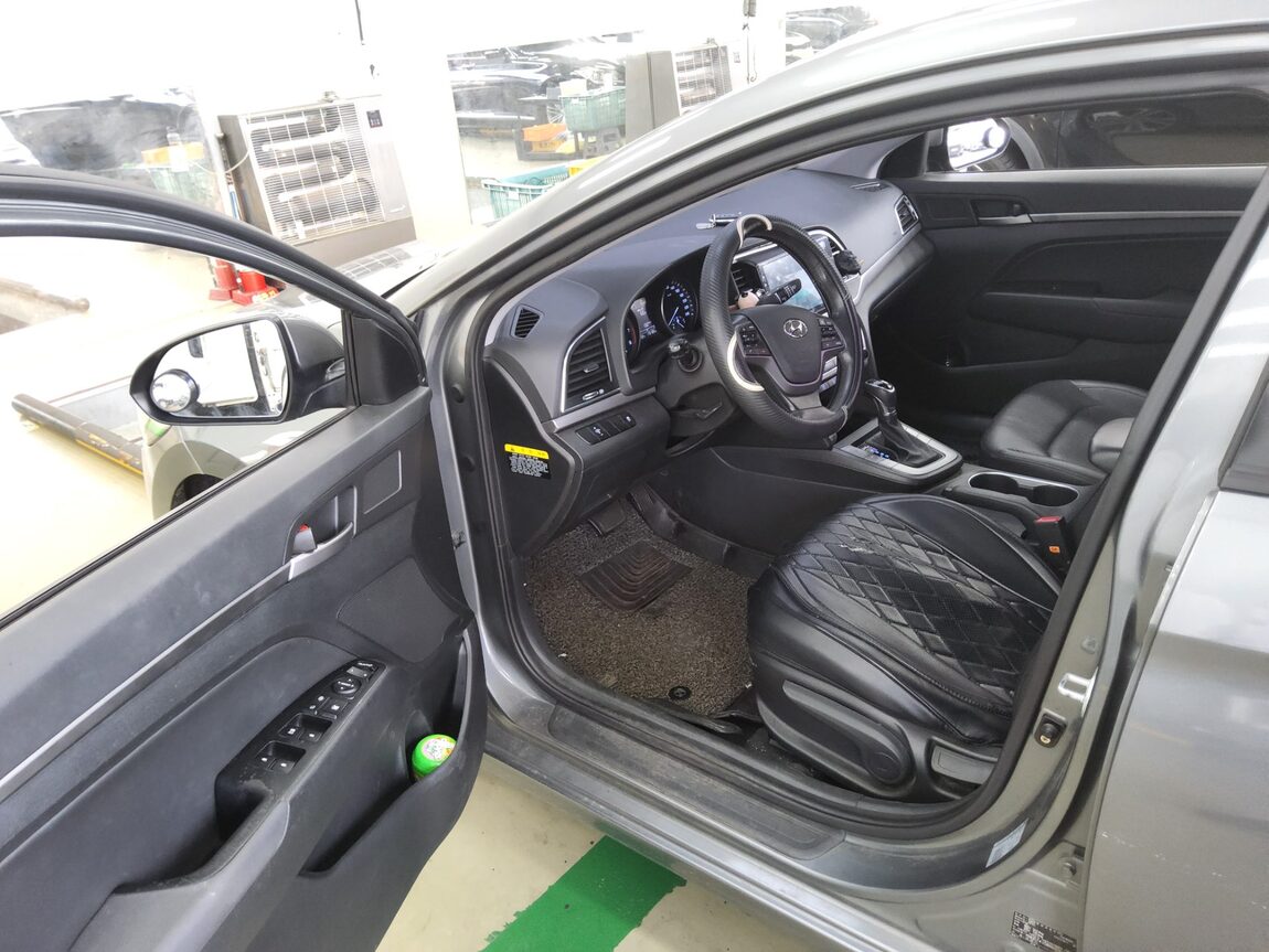 HYUNDAI AVANTE AD 1.6 GDi SMART 2016 - zdjęcie 10