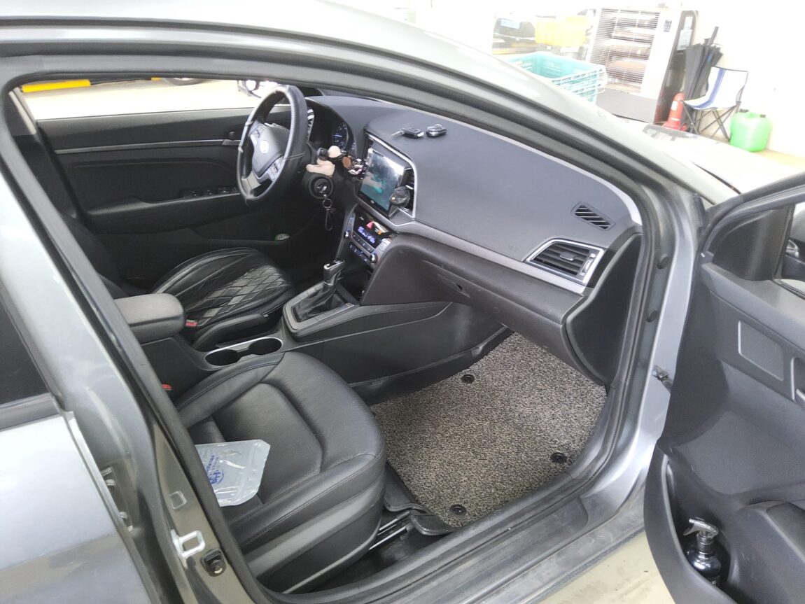 HYUNDAI AVANTE AD 1.6 GDi SMART 2016 - zdjęcie 14
