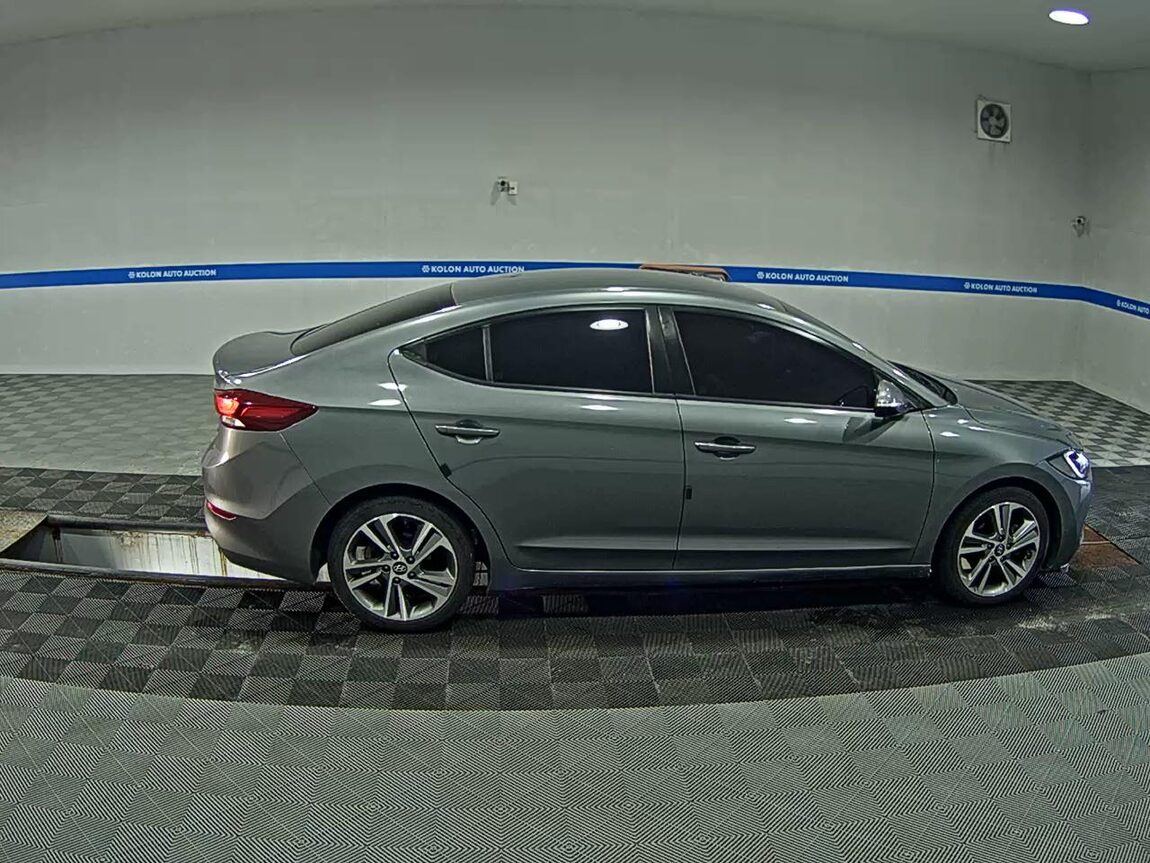 HYUNDAI AVANTE AD 1.6 GDi SMART 2016 - zdjęcie 4