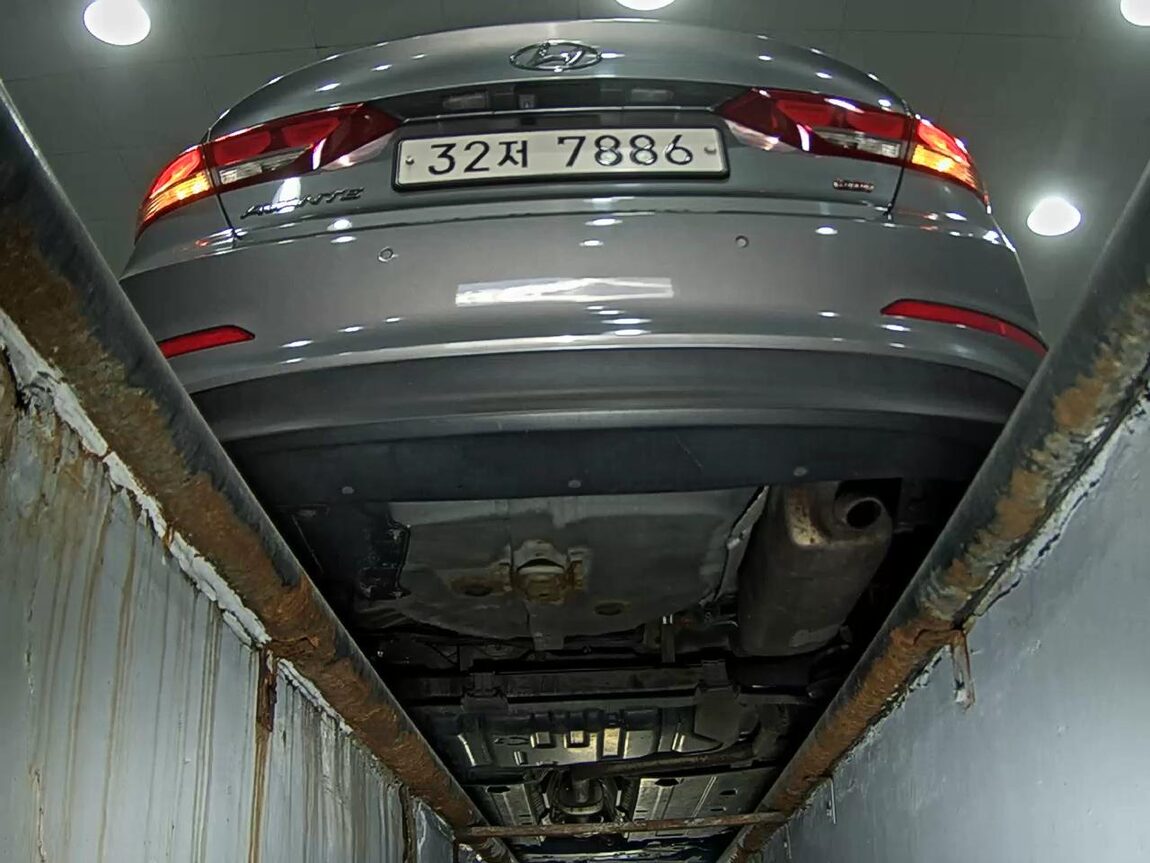 HYUNDAI AVANTE AD 1.6 GDi SMART 2016 - zdjęcie 8