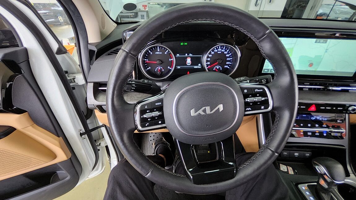 KIA NEW CARNIVAL (KA4) 9-SEATER DIESEL PRESTIGE 2023 - zdjęcie 17