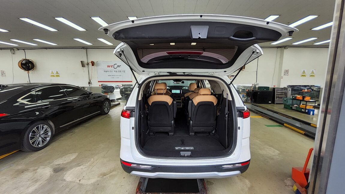 KIA NEW CARNIVAL (KA4) 9-SEATER DIESEL PRESTIGE 2023 - zdjęcie 15