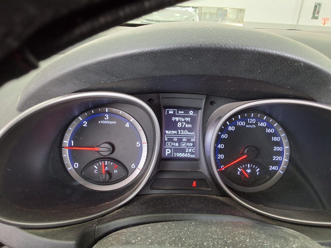 HYUNDAI SANTA FE (DM) DIESEL R2.0 2WD PREMIUM 2013 - zdjęcie 9