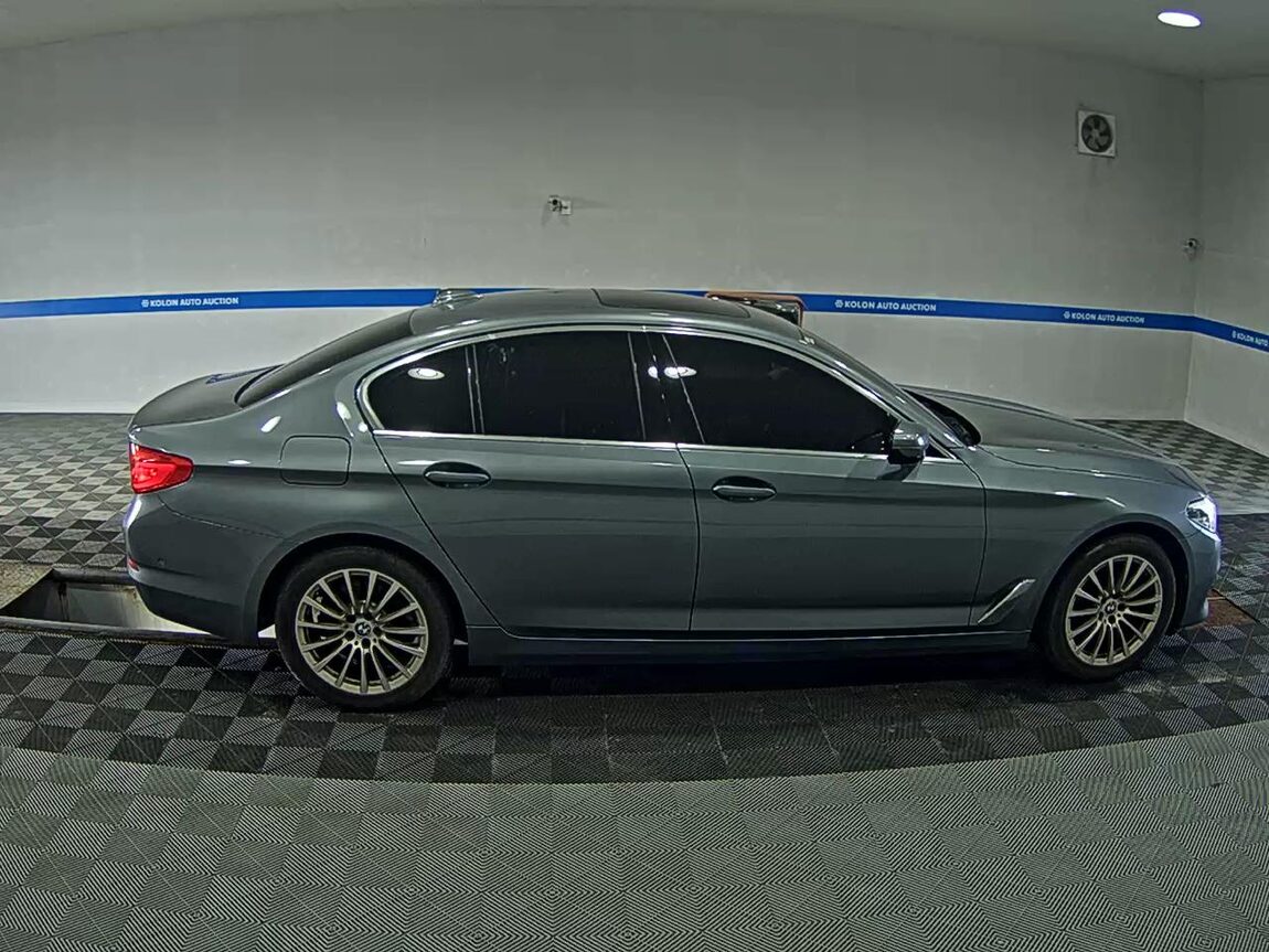 BMW 5 SERIES (7TH GEN) 520i LUXURY 2019 - zdjęcie 4