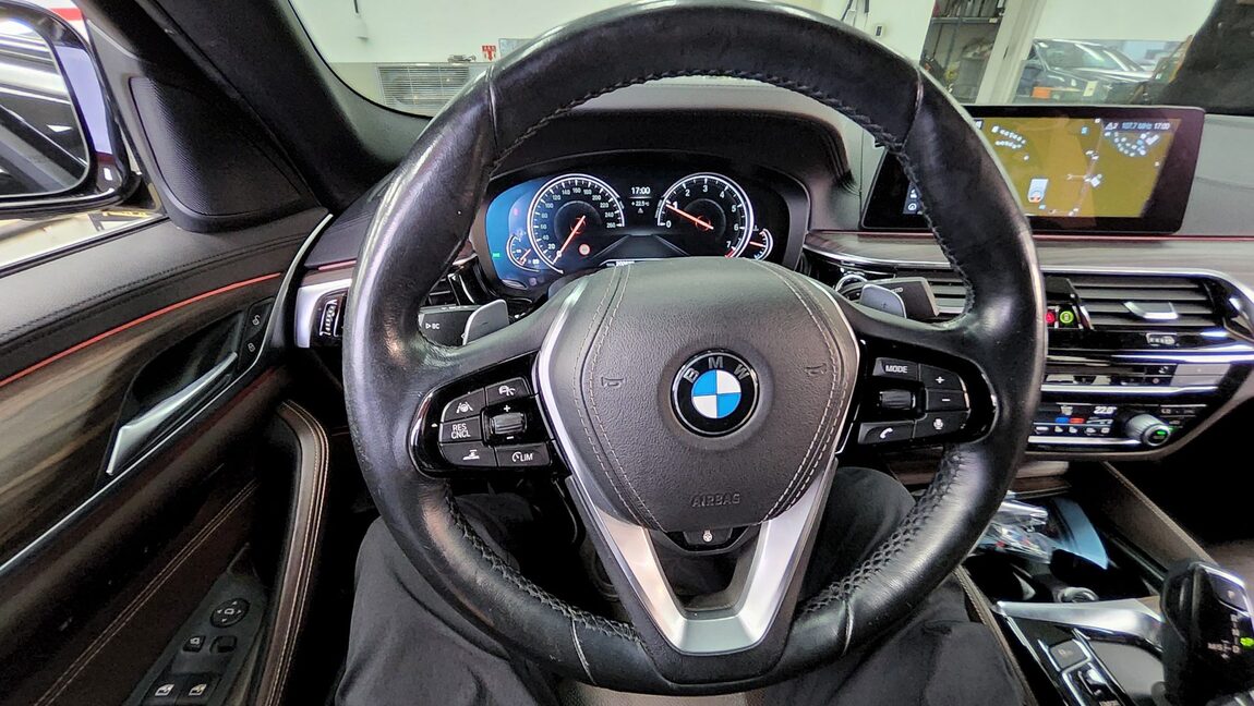 BMW 5 SERIES (7TH GEN) 530i xDRIVE M SPORT PACK PLUS 2018 - zdjęcie 17
