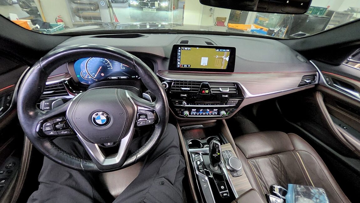BMW 5 SERIES (7TH GEN) 530i xDRIVE M SPORT PACK PLUS 2018 - zdjęcie 11