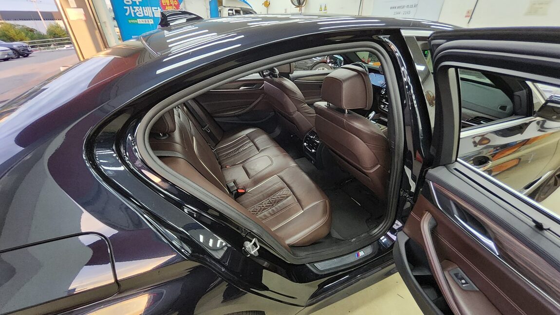 BMW 5 SERIES (7TH GEN) 530i xDRIVE M SPORT PACK PLUS 2018 - zdjęcie 13