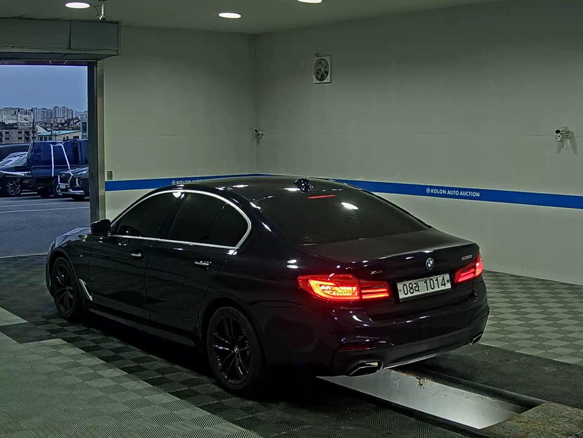 BMW 5 SERIES (7TH GEN) 530i xDRIVE M SPORT PACK PLUS 2018 - zdjęcie 6