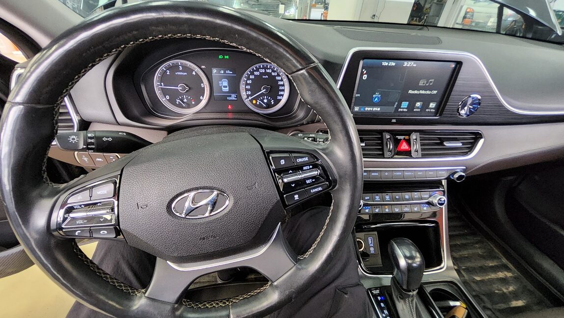 HYUNDAI GRANDEUR IG 2.2 DIESEL PREMIUM SPECIAL 2018 - zdjęcie 18