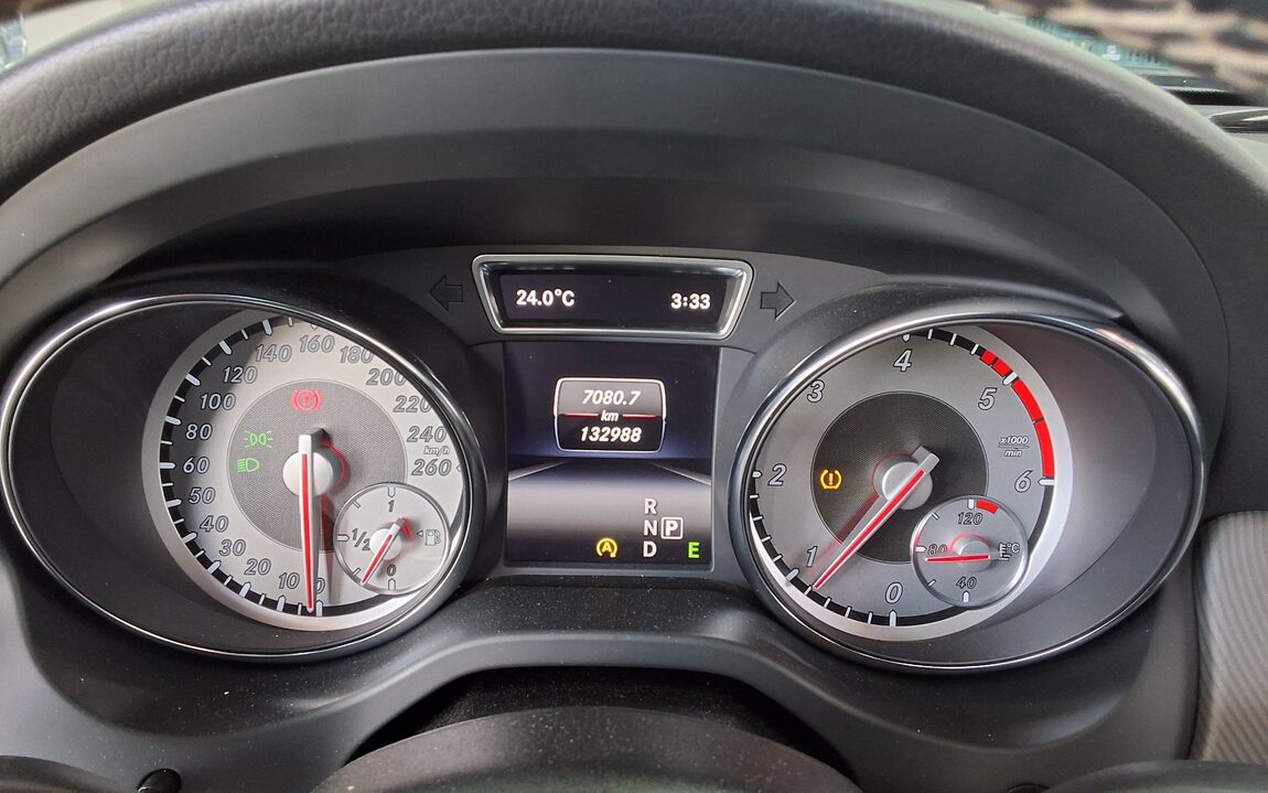 MERCEDES-BENZ CLA-CLASS CLA200 CDI 4MATIC 2015 - zdjęcie 9