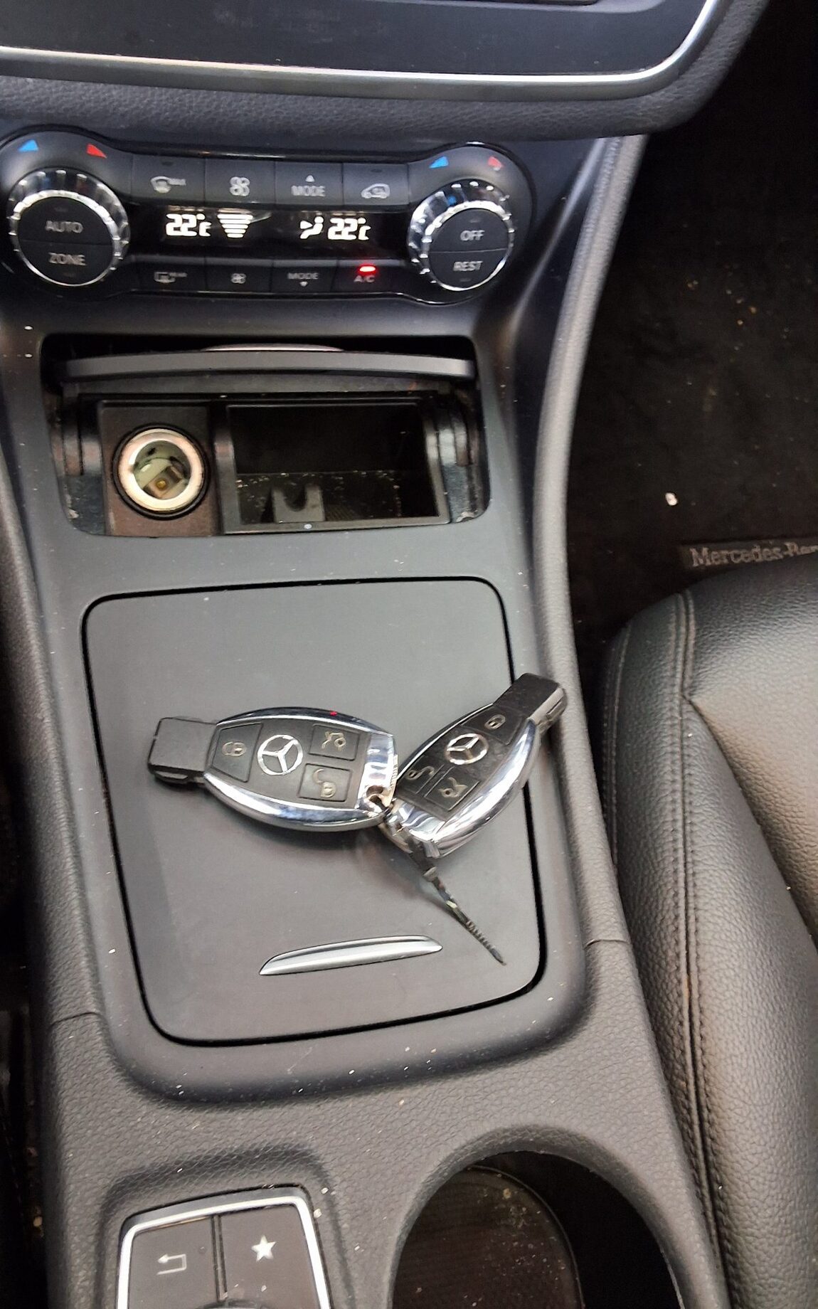 MERCEDES-BENZ CLA-CLASS CLA200 CDI 4MATIC 2015 - zdjęcie 20