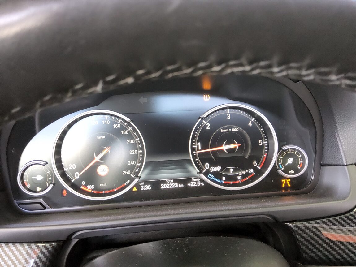 BMW 5 SERIES (6TH GEN) 520d xDRIVE M AERODYNAMIC PRO 2016 - zdjęcie 9
