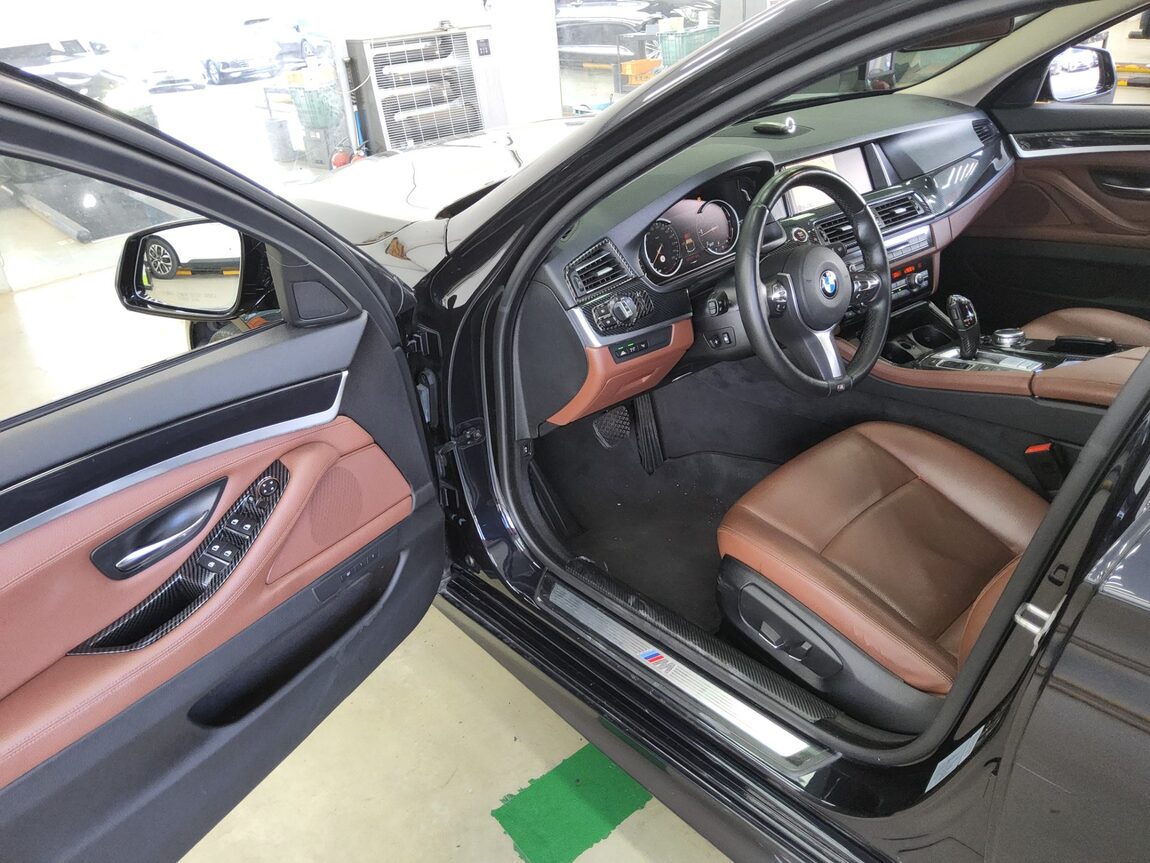 BMW 5 SERIES (6TH GEN) 520d xDRIVE M AERODYNAMIC PRO 2016 - zdjęcie 10