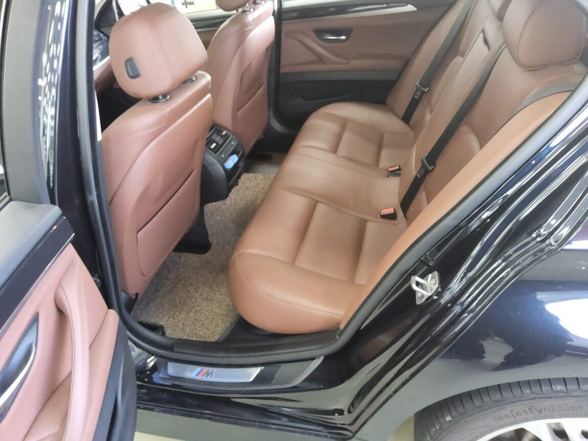 BMW 5 SERIES (6TH GEN) 520d xDRIVE M AERODYNAMIC PRO 2016 - zdjęcie 12